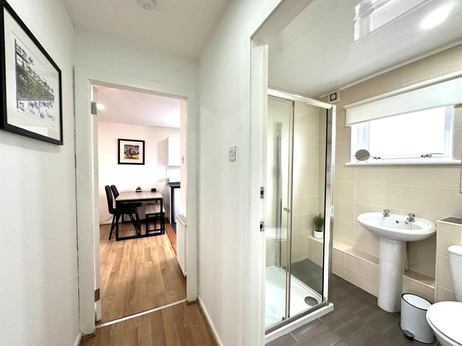 Fifty Five On Gilmour Street Apartment Eaglesham Exterior photo